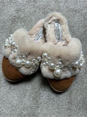 Alameda Turquesa Pinctada Shearling Suede Mule Pearls Slippers Sz 6.5